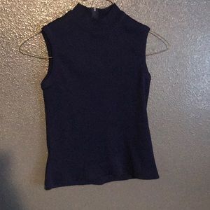 Sleeveless top with back zip